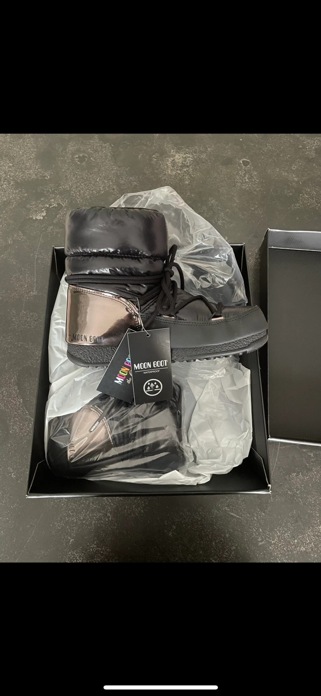 Moon boots