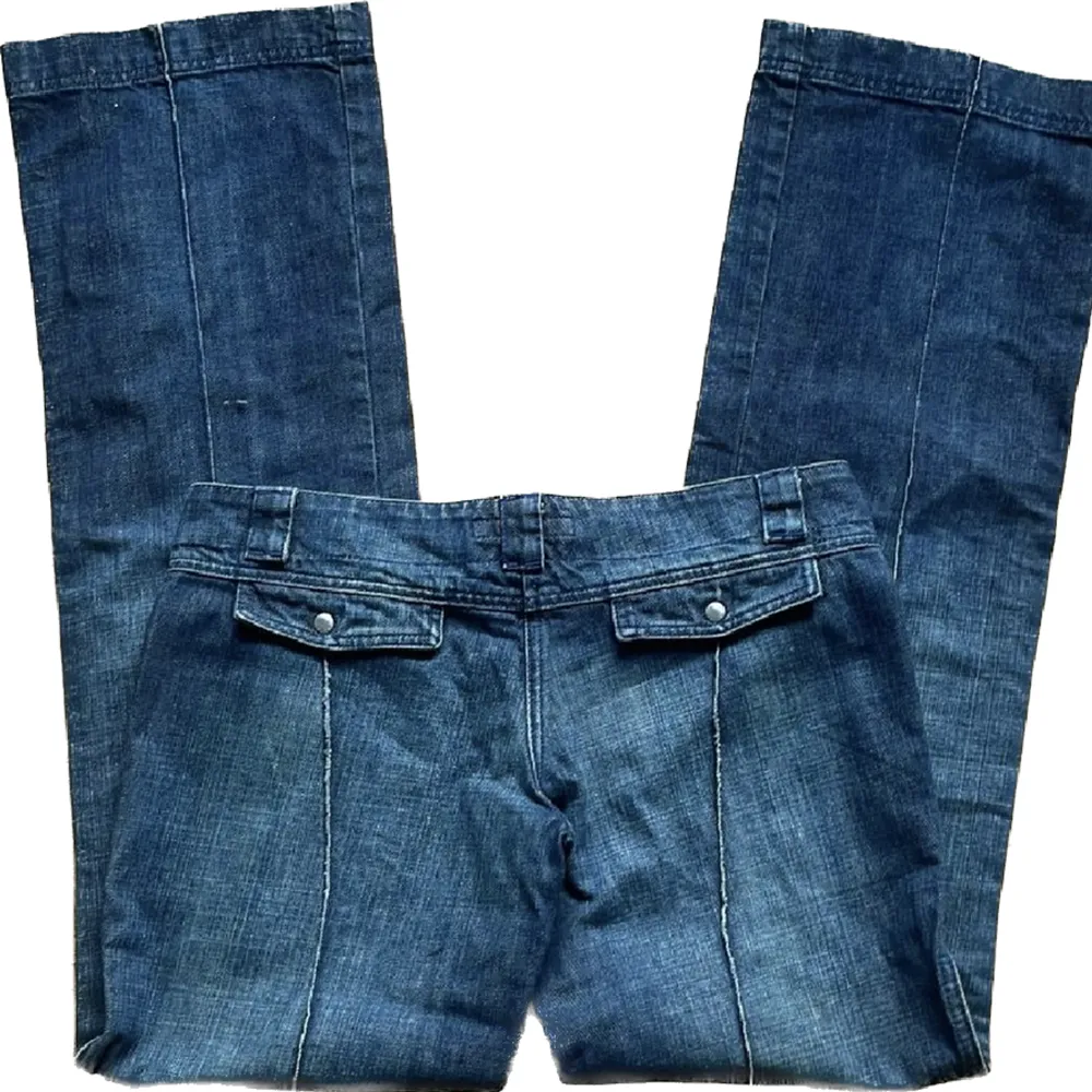  Lågmidjade Miss sixty jeans som är inprinsip helt oanvända, med lapp kvar. Inge difekter och i ett jätte bra skick!. Jeans & Byxor.