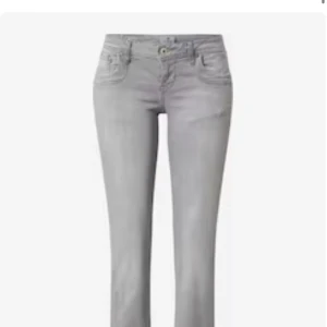 Ltb - Söker dessa i storlek 24-25/30! Skriv i kommentarerna om ni säljer helst till ett bra pris ❤️