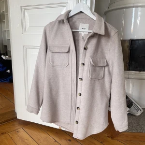 Jacka - Från OBJECT. Storlek small 