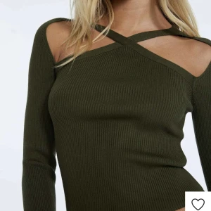 Långärmad tröja - Köpt på zalando och är slutsåld! Aldrig använd. 💚