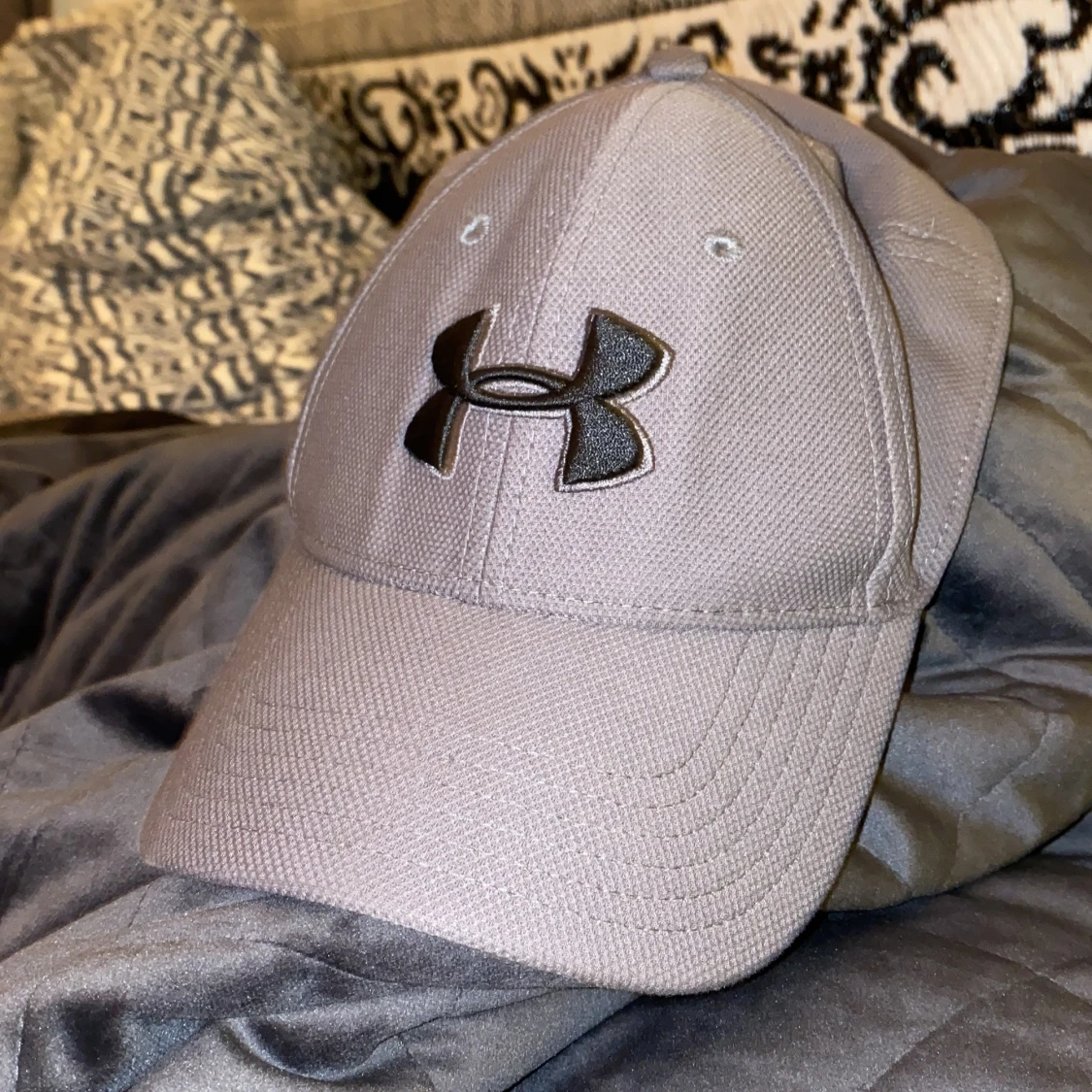 Grå Under Armour keps