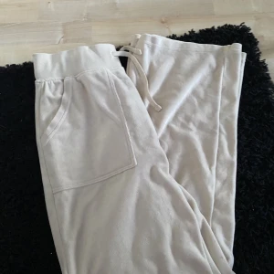 Vita mjukis  - Bra skick 