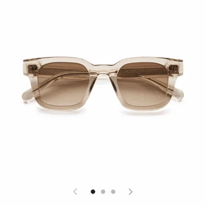 Chimi - Säljer mina fina chimi solglasögon. 04L/07. Köp i butik för 1200kr, säljer då det inte kommer till användning. Mest provade hemma.