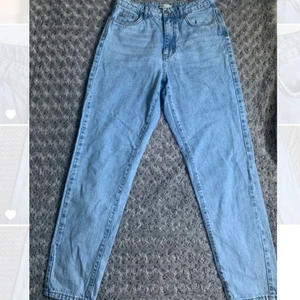 Ljusblå jeans   - Säljer dessa ljusblåa momjeans ifrån Gina ”perfect jeans”. Säljer pågrund av att de är för små och endast använda ett fåtal gånger.  Nypris: 500kr Säljer för: 69kr 