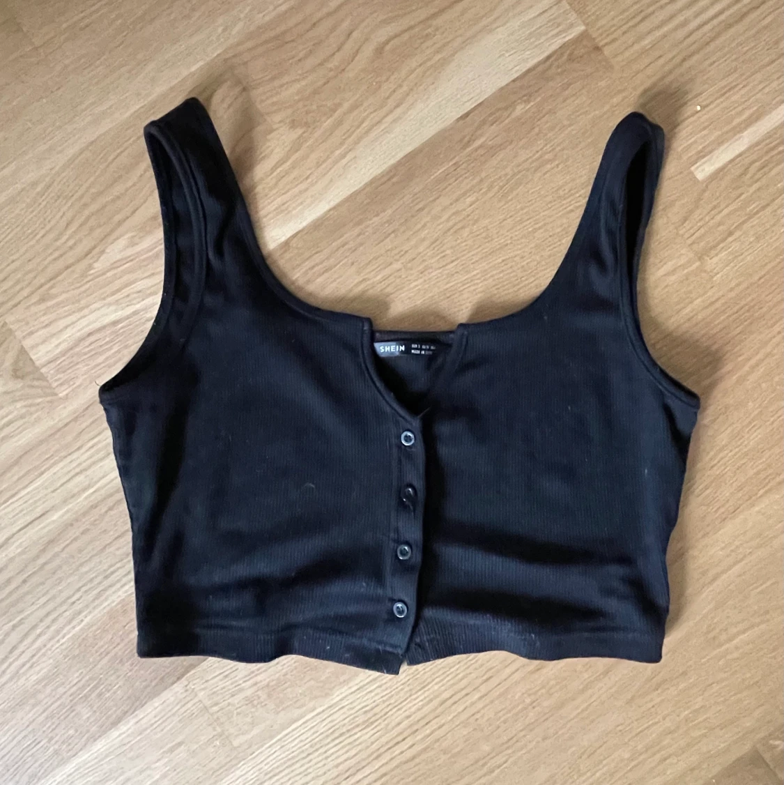 Svart linne med knappar - 90