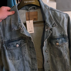 Jeans jacka - Jeans jacka! Aldrig använd