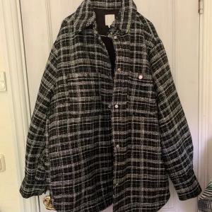 H&M, M - Knappt använd oversizejacka från H&M