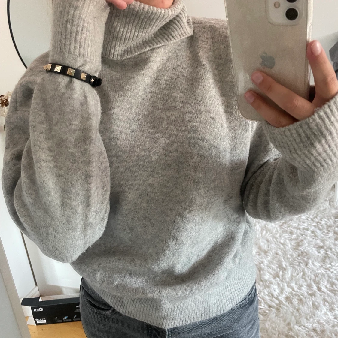 Stickad tröja med hög krage - 90