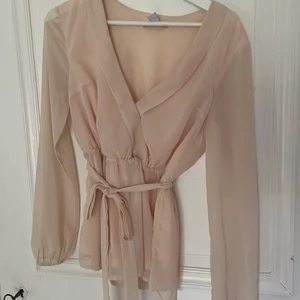 Blus - Fin blus från Nelly 