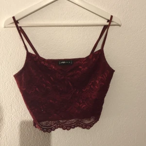 Spetslinne - Fint spetslinne i strl S Enda negativa med den är att den är lite nopprig