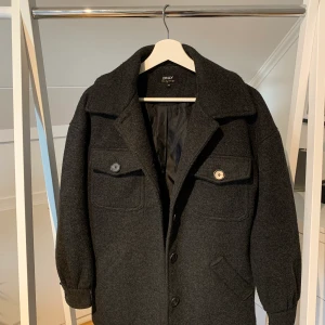 Kort kappa - Kort kappa köpt här på plick, superbra skick! 💗