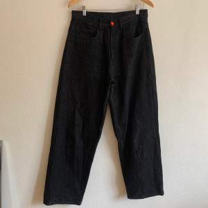 Bewider jeans från Aplace. 31/30.  Nypris 900kr