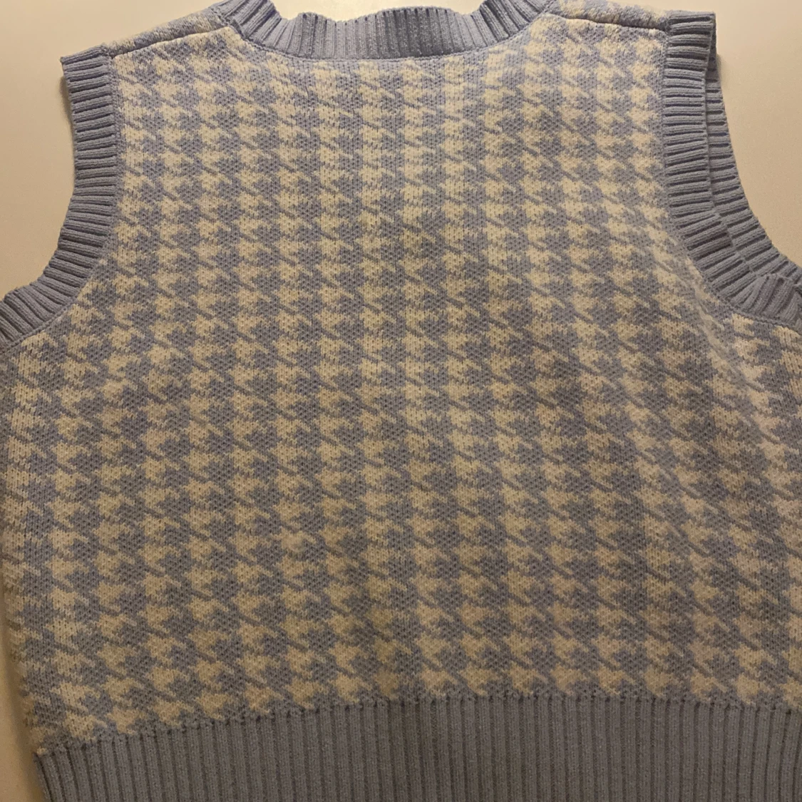 Stickad väst  - 91