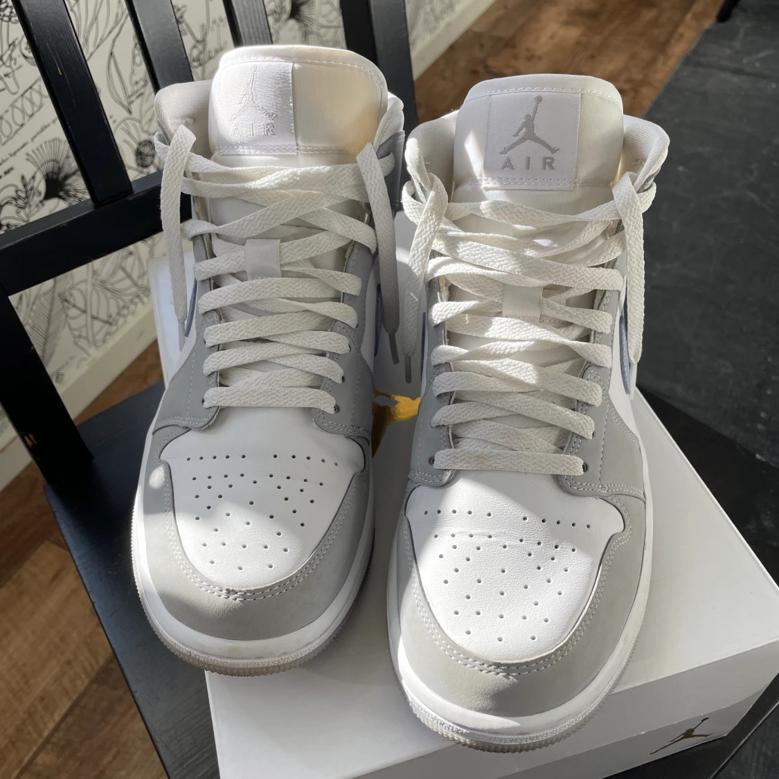 Jordan 1 mid wolf grey  - 91
