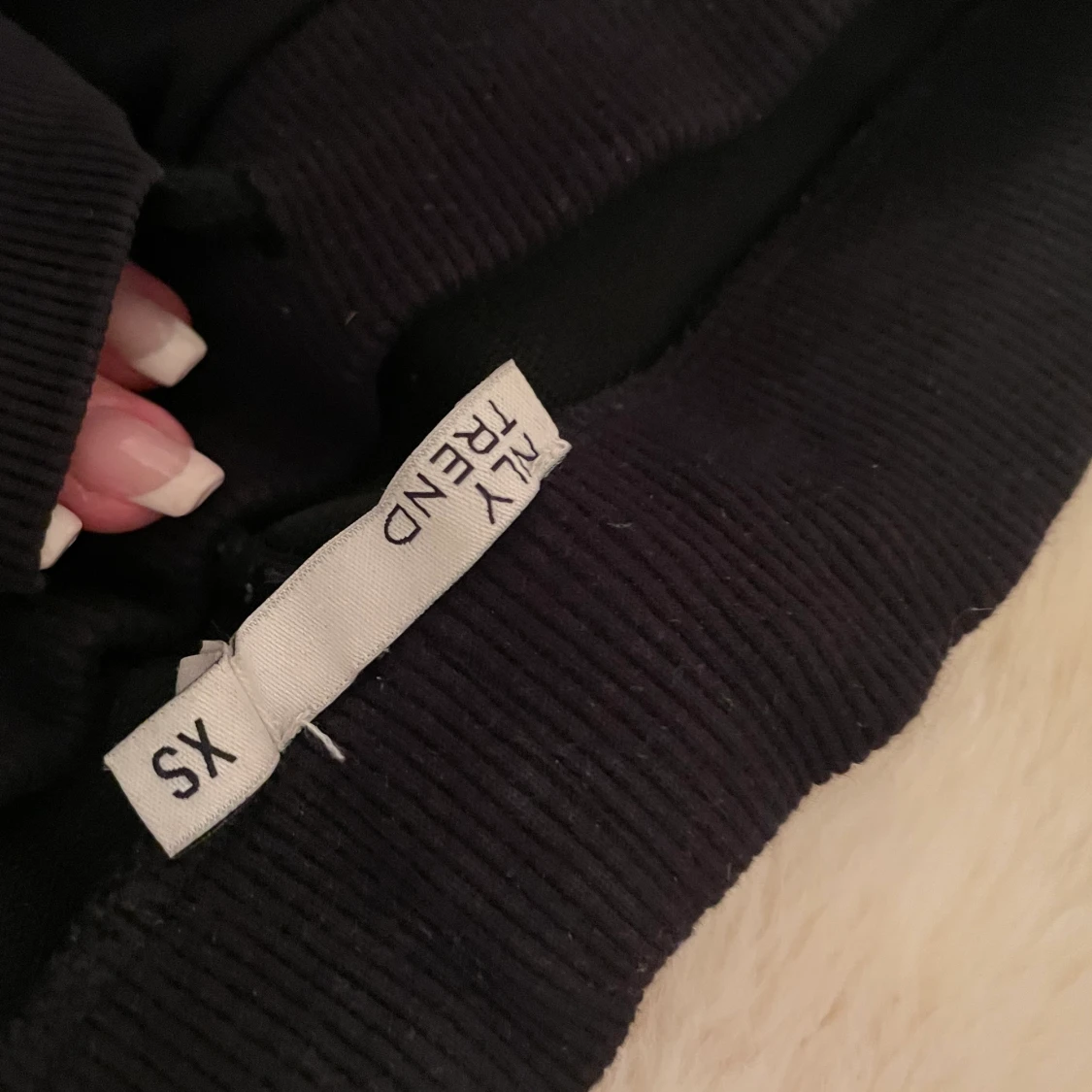 Svarta utsvängda mysbyxor Nelly - 90