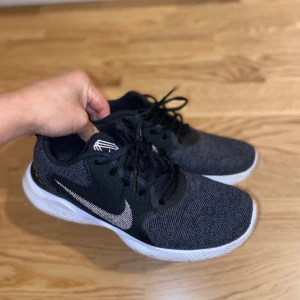 Nike Flex Experience Run 10  - I am selling it because I am not using it :)) Like new, good condition