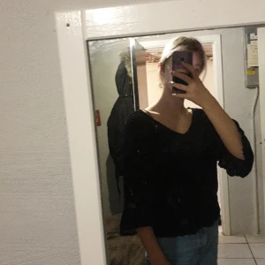 Tröja - Anvönd några gånger, säljer för använder den inte längre.