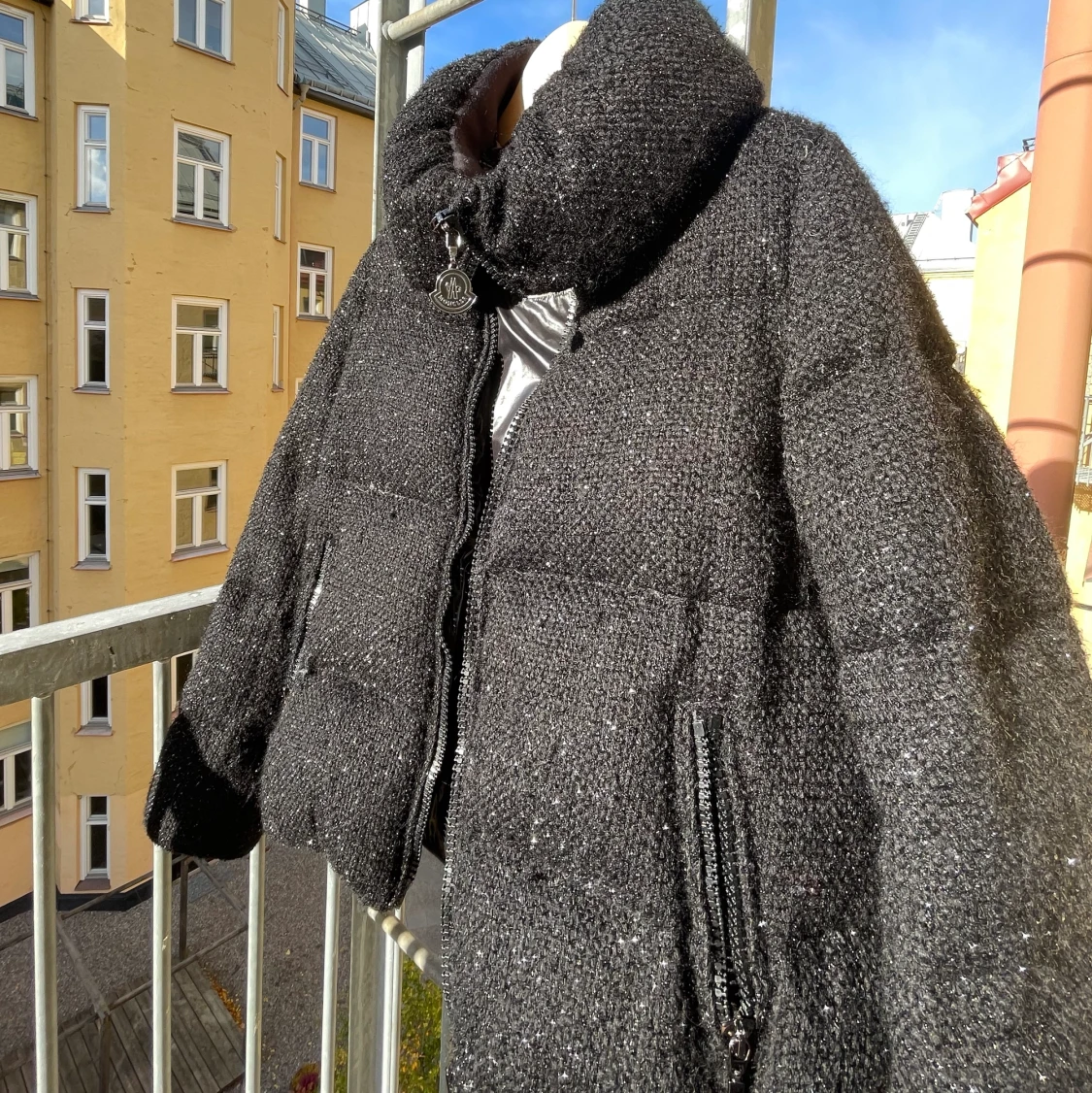 GLITTRIG MONCLERJACKA