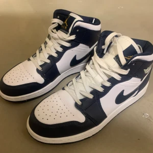 Jordans - Jordans i nyskick (varsamt använda ca  5 gånger) 