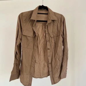 Shirt  - Skjorta från fashion nova 