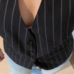 Väst - Snygg väst som jag köpt secondhand, jättefint skick❤️