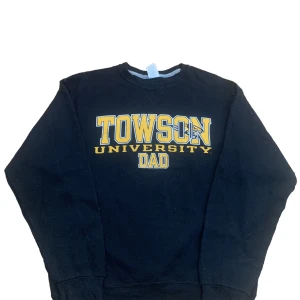 Vintage Towson Sweatshirt - ✅ Vintage Sweatshirt                                                            ✅ Size: Medium                                                                                           ✅ Condition: 10/10 