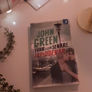 Förr eller senare exploderar jag - Oläst. Omtalad på tiktok. Mycket känd som en film.