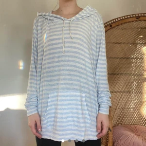 Brandy Melville hoddie  - Storlek onesize (XS-M)  Pris kan diskuteras ☺️