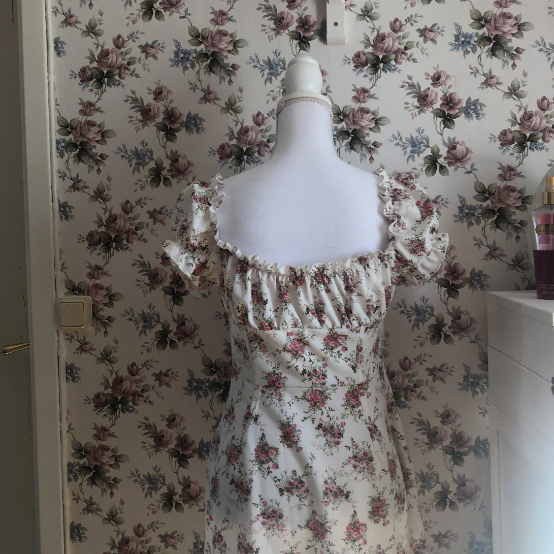 Blommig klänning  - 91