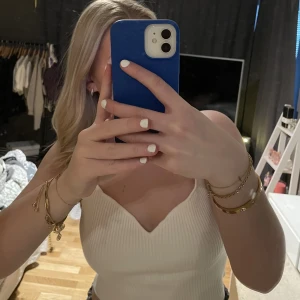 Linne  - Fint vitt linne som jag har två av! 