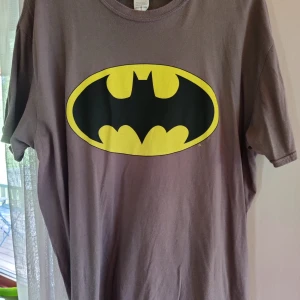 Batman T-shirt XXL - T-shirt från Shirtstore Bra skick, knappt använd Strl XXL