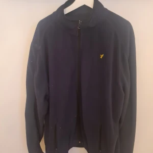 Lyle scott - Lyle and scott fleecejacka använd fåtal ggr.