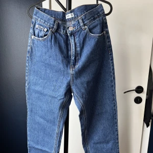Jeans pull&bear  - Jeans från pull&bear, stl 38. Aldrig använda. 