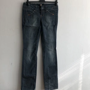 Blågrå jeans - Äkta 2000s