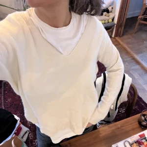 Cashmere tröja  - Säljer min Cashmere tröja från odd Molly. Riktigt snygg samt skön 