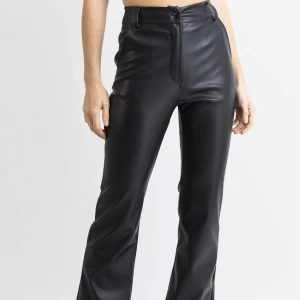 Skinnbyxor - Skitsnygga skinnbyxor från Madlady i toppenskick!!