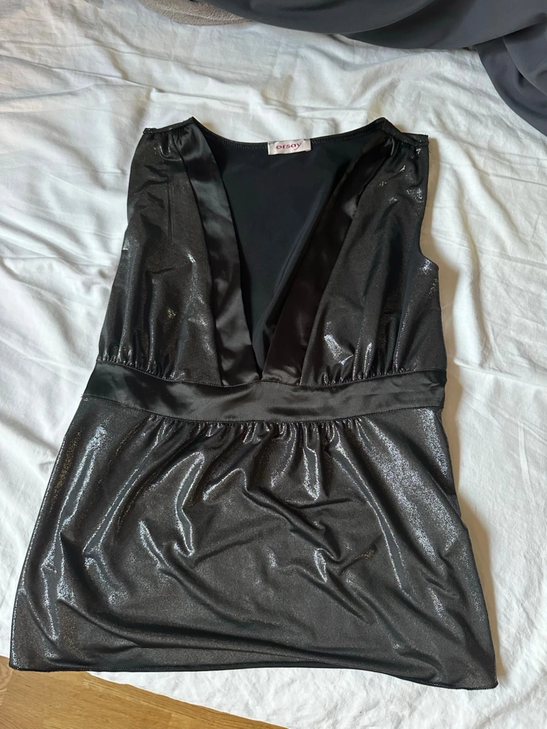 Glittrig svart linnetopp - 3