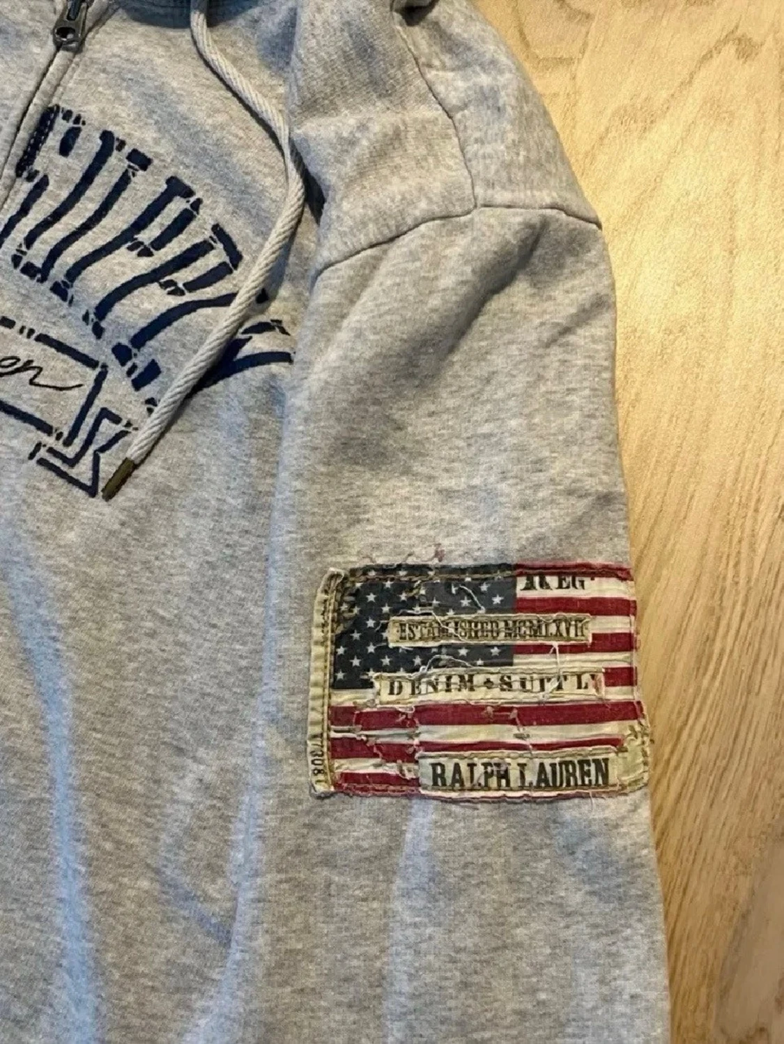 Grå hoodie från Ralph Lauren - 1