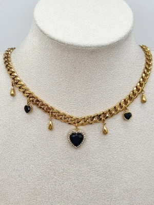 Stilfullt handgjort halsband  - Material-rostfritt stål och zirconiakristall. Kedjetjocklek-7mm 