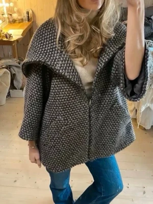 Trekvartsärmad kappa - Storlek S från Zara, deras gamla kollektion 