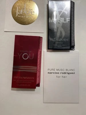 4 stycken parfymprover  - 4 stycken parfymprover från emporio armani YSL j'adore och narciso rodriguez