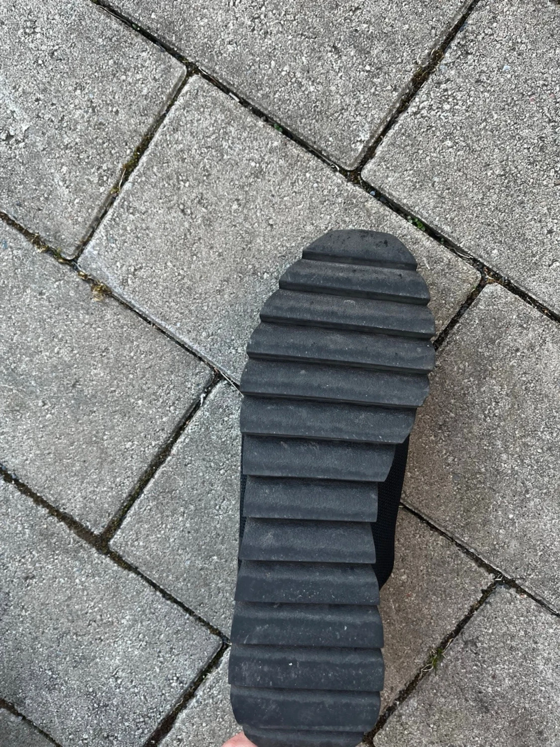 Svarta slip-on sneakers från DKNY - 6