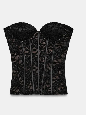 Helt slutsåld viral topp zara - Helt slutsåld topp från Zara som är väldigt populär och gått viral🩷Helt ny, aldrig använd!