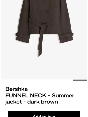 Ny trench coat - Använt 2 gånger tidigare fick som present inte min still🥰