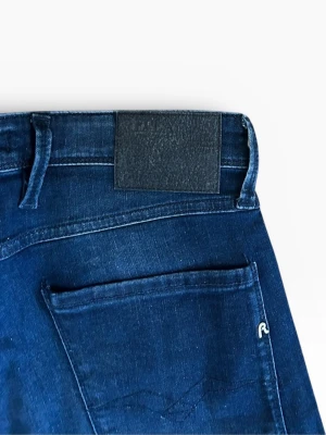  Replay anbass - Stilrena jeans perfekt inför sommaren! Skriv vid minsta intresse!