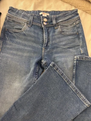 Jeans - Mid waist, oanvända, storlek 158 (utgå från din läng)
