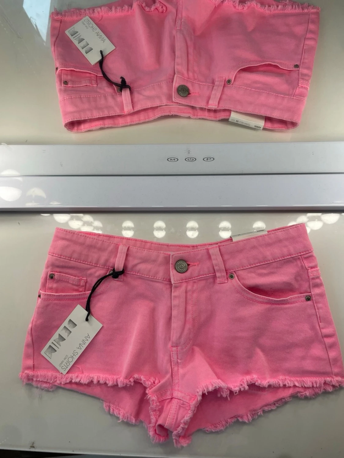 Lågmidjade rosa jeans shorts - 2