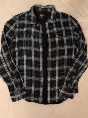 Skjorta Lee - Snygg skjorta från Lee i storlek S, skriv vid funderingar !