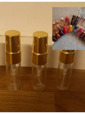 Zara splitpaket  - 3 stycken 3 ml glasdekanter med spray ✨️Välj bland dofterna som finns på listor bland bilderna 